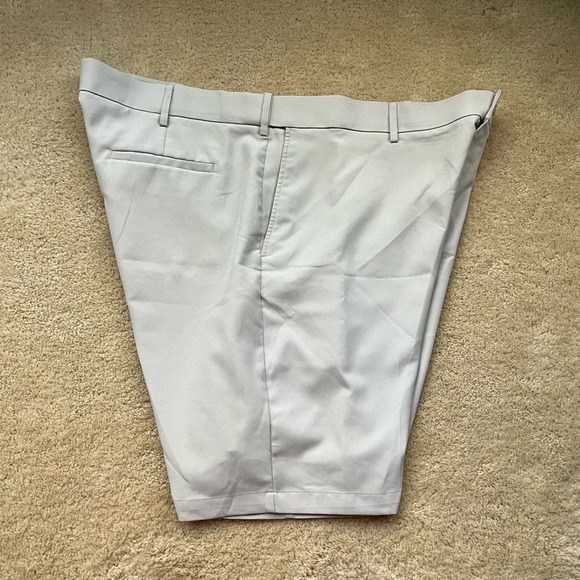 ✅PGA Tour Men's Light Beige Polyester Golf Shorts - Size 44 - VGUC - Flat Front - Picture 6 of 9
